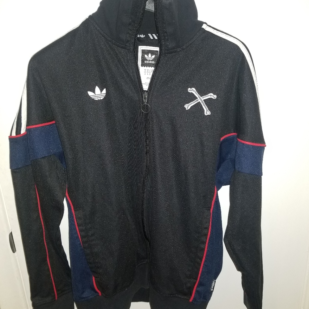 ADIDAS TRACK JACKET SIZE MEDIUM